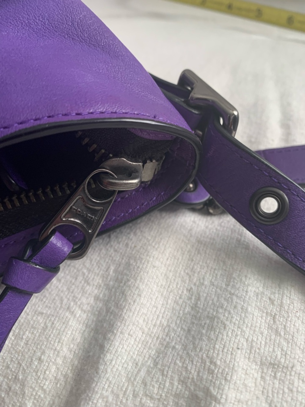 Vintage 2014 Coach Bleaker Sport Mini Duffle Purple Cross Body Bag - Picture 16 of 16